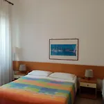 Ariston Petit Hotel