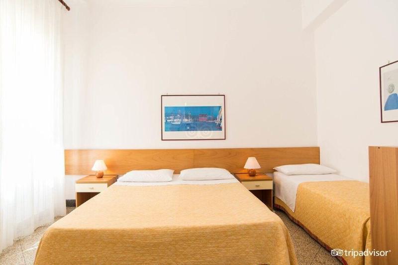 Hotel Ariston Petit 2*