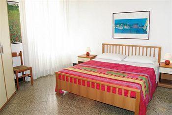 Hotel Ariston Petit 2*