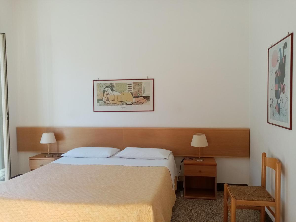 Ariston Petit 2*